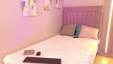 Mia online show from January 16, 12:58 pm