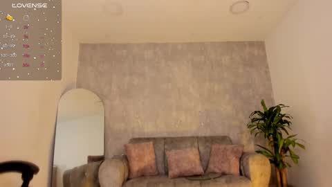 miacooper online show from December 3, 12:28 pm