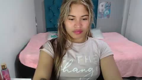 miacumgirl online show from July 15, 12:32 pm