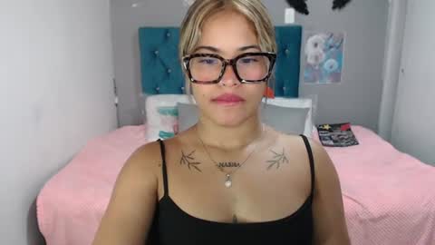 miacumgirl online show from July 24, 12:46 pm