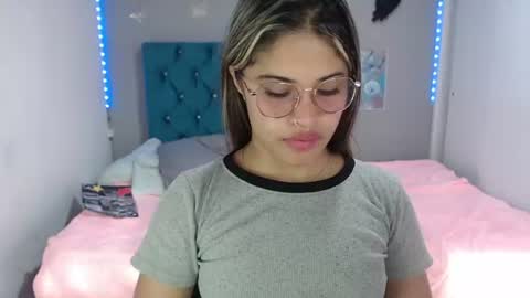 miacumgirl online show from June 24, 12:23 pm