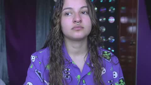 Mia online show from April 18, 4:53 pm