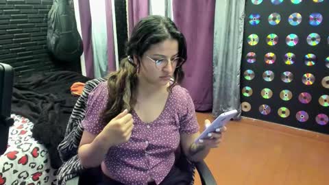 Mia online show from October 26, 4:46 am