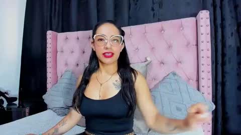 miadivinehyh online show from May 19, 12:56 pm