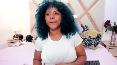 Mia  online show from November 10, 5:38 pm