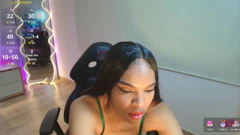 Snapshot of miagates_tay chatting on September 12, 3:52 am Mia online show from September 12, 3:52 am