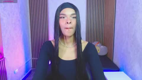 Mia online show from November 3, 3:07 am