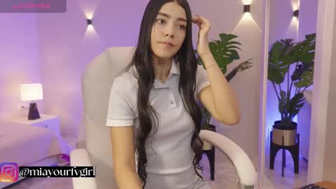 Mia Gomez online show from October 18, 1:48 pm