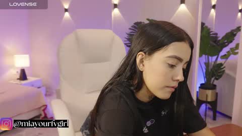 Mia Gomez online show from October 17, 1:48 pm