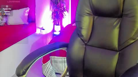 Mia Connor online show from February 2, 8:27 pm