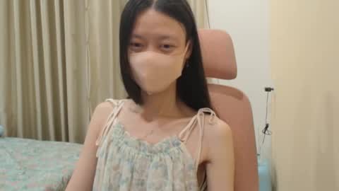 miahchan68 online show from March 12, 1:48 pm