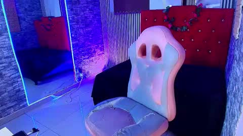 MIA VELEZ online show from November 22, 7:07 am