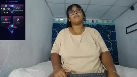 miajoseph_ online show from May 2, 3:34 am
