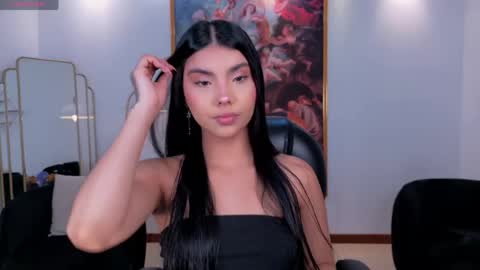 Call me Mia  online show from May 22, 6:36 pm