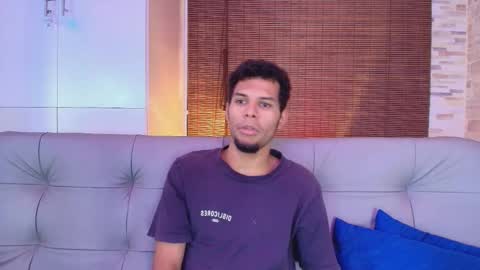Snapshot of mialuxx chatting on October 20, 7:19 pm Mia online show from October 20, 7:19 pm