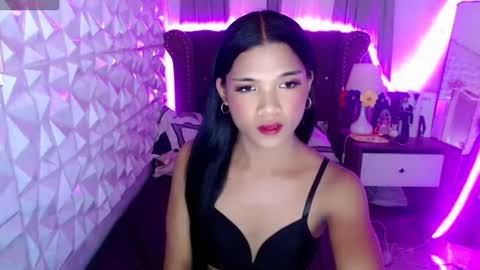 miamalkovax online show from May 16, 11:53 am