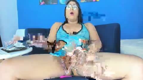 Snapshot of miamarin_hot chatting on October 7, 12:28 am Mia  online show from October 7, 12:28 am