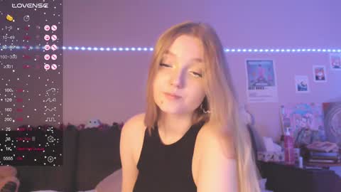 Mia online show from February 17, 7:23 pm