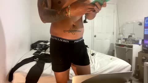 miamiclos1 online show from February 25, 12:53 pm