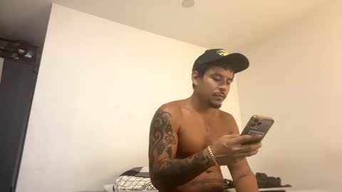 miamiclos1 online show from October 5, 4:43 am