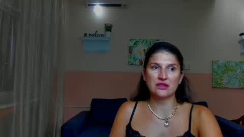 Alianna online show from August 6, 11:30 am