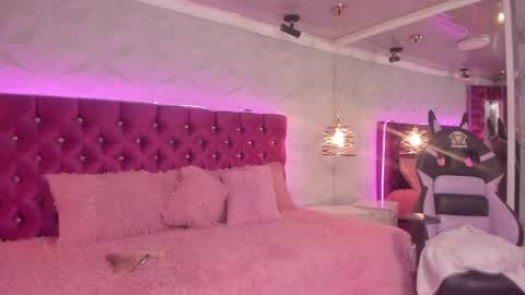 Snapshot of miamiller22 chatting on October 16, 9:24 pm miamiller22 online show from October 16, 9:24 pm