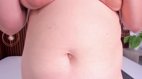 Mia  online show from November 13, 4:48 am