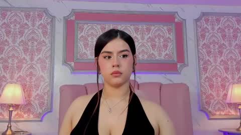 Snapshot of miamontoya chatting on March 5, 6:45 pm Mia   -5 7001400 Follow  online show from March 5, 6:45 pm