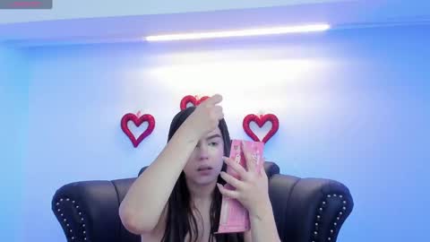 Snapshot of miamontoya chatting on February 24, 12:26 pm Mia   -5 7001400 Follow  online show from February 24, 12:26 pm