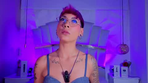 Mia Morgann online show from September 15, 3:52 am