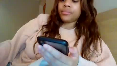 Snapshot of miamuffin8 chatting on December 12, 8:47 am MiaMuffn online show from December 12, 8:47 am