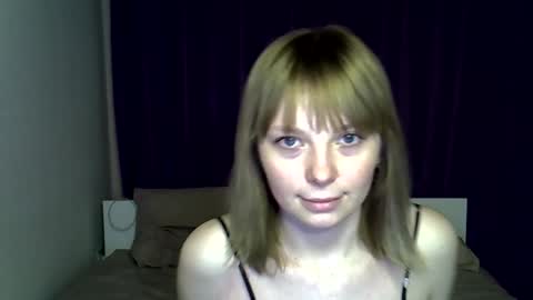 Mia online show from March 22, 7:18 pm