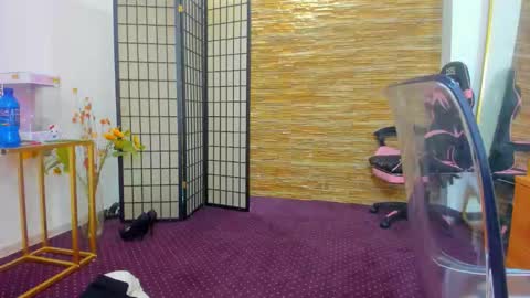 Mia  online show from March 5, 8:51 pm