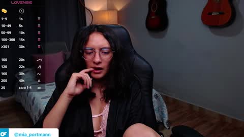 MIAPORTMANN online show from December 18, 3:44 pm