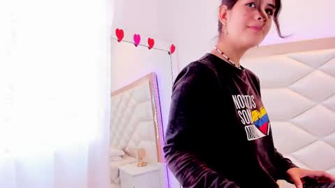 Sweetie Mia online show from February 19, 3:49 pm