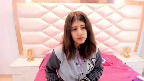 Sweetie Mia online show from February 27, 12:23 pm