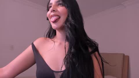 Mia Quevedo online show from July 2, 6:24 pm