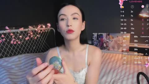 Liz online show from April 5, 5:43 pm