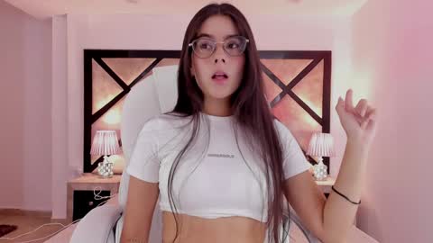 Mia online show from January 9, 9:37 pm