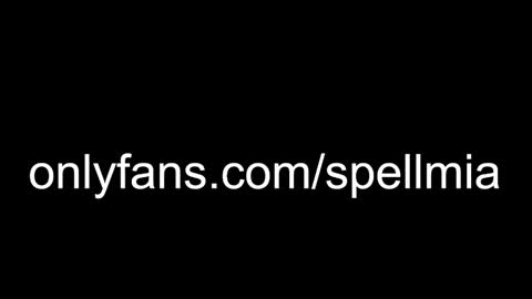 Snapshot of miaspell chatting on December 31, 7:51 pm Mia  instagram miasspell online show from December 31, 7:51 pm