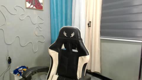 Mia online show from September 22, 8:13 pm