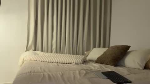 Mia online show from February 11, 12:25 am