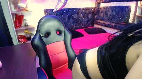 mia online show from October 2, 12:15 pm