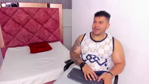 Snapshot of michael_hill1 chatting on September 10, 7:48 pm MICHAEL online show from September 10, 7:48 pm