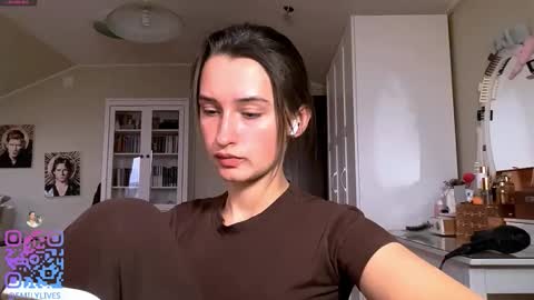 Emily online show from February 15, 2:05 pm