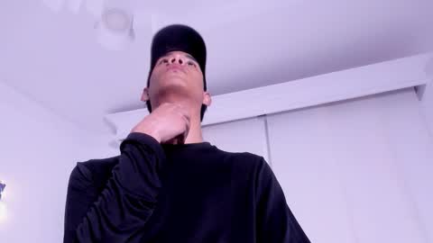 michael_vidal online show from December 2, 3:49 am