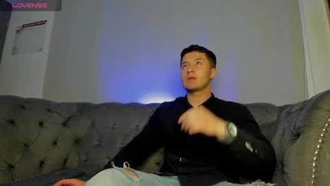 MichaelConnor  online show from February 20, 11:53 am