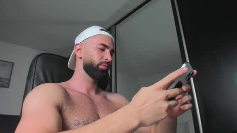 Snapshot of michaelevansx chatting on October 19, 12:26 am MichaelEvansx online show from October 19, 12:26 am