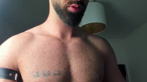 Snapshot of michaelevansx chatting on December 21, 9:04 pm MichaelEvansx online show from December 21, 9:04 pm
