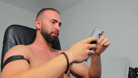 Snapshot of michaelevansx chatting on December 16, 9:41 pm MichaelEvansx online show from December 16, 9:41 pm